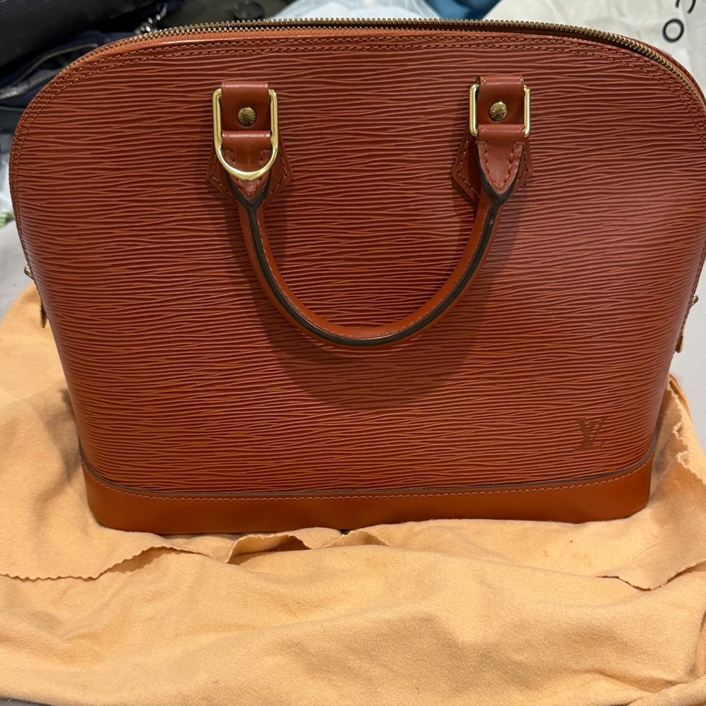 Vintage Louis Vuitton Epi Alma PM Brown